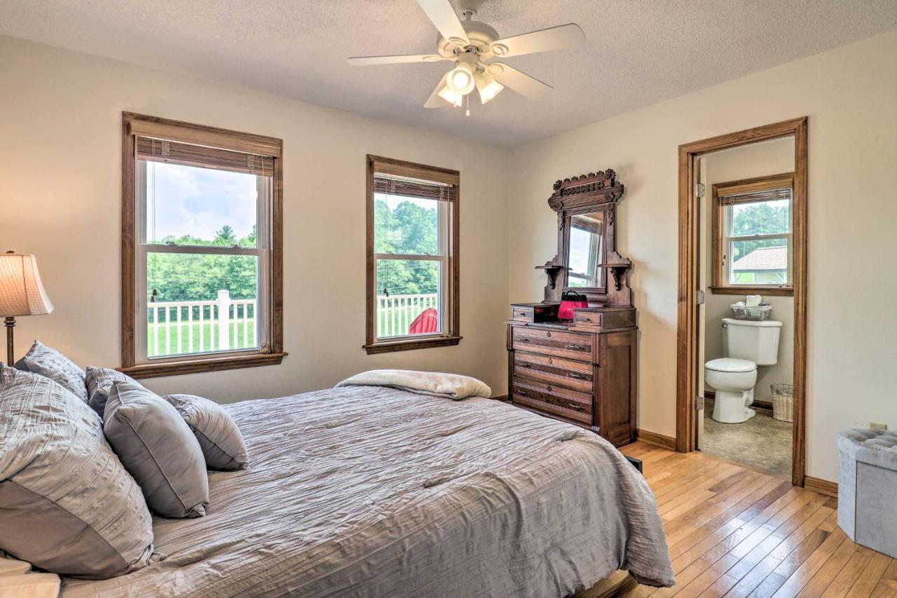 Charming Mills River Home With Porch And Yard! Exterior photo
